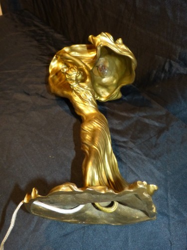 Art nouveau - Raoul LARCHE (1860 - 1912) -  Loïe Füller Lampe de table Bronze doré