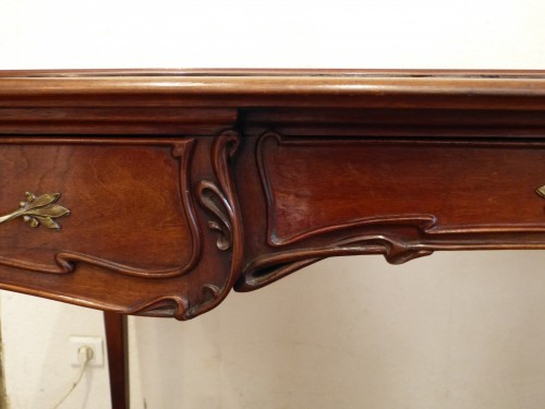 Grand bureau plat Art Nouveau aux Iris en Acajou - Galerie Vaudemont