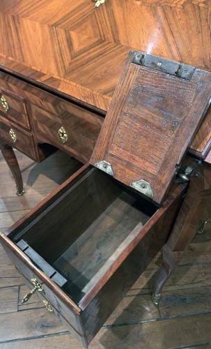 XVIIIe siècle - Bureau de pente à caissons estampillé Migeon, époque Louis XV