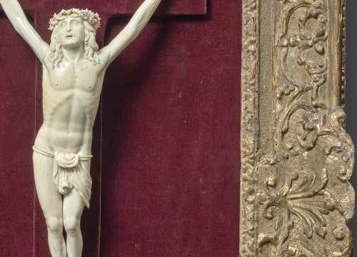 Art sacré, objets religieux  - Christ en ivoire, XVIIe siècle