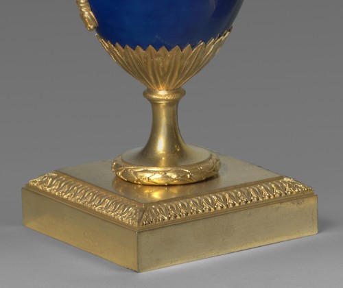 Objet de décoration Cassolettes, coupe et vase - Paire de vases montés d'époque Louis XVI