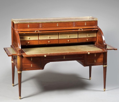 Important bureau cylindre estampillé J. Stöckel, époque Louis XVI - Mobilier Style Louis XVI