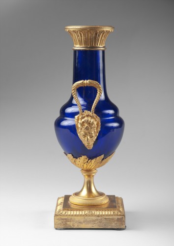 Objet de décoration  - Paire de vases d'époque Louis XVI