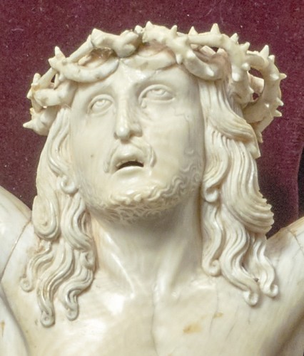 Christ en ivoire encadré, XVIIe siècle - Art sacré, objets religieux Style Louis XIV