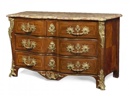 Commode en arbalète, d'époque Régence estampillée FG pour François Garnier