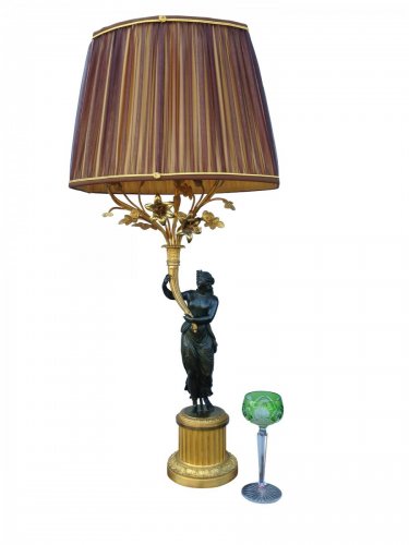 Paire de lampes aux femmes antiques - 