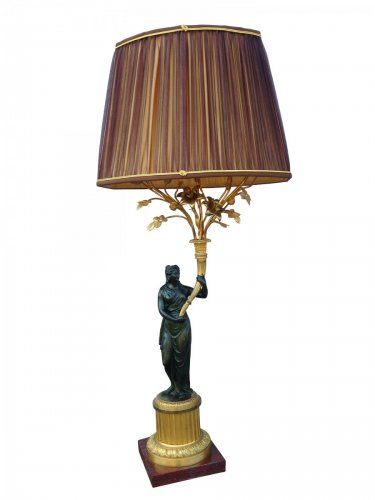  - Paire de lampes aux femmes antiques