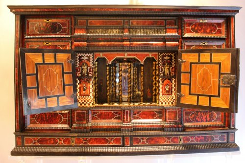 Cabinet from Antwerp in tortoiseshell scales circa 1650 - Furniture Style Louis XIV