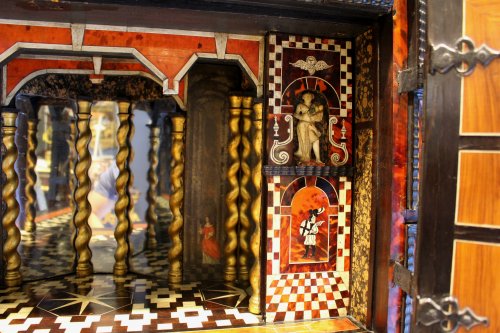 17th century - Cabinet from Antwerp in tortoiseshell scales circa 1650