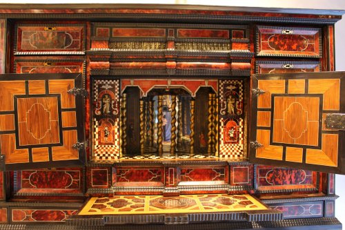 Cabinet from Antwerp in tortoiseshell scales circa 1650 - Louis XIV