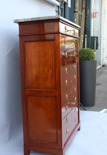 Mobilier Commode - Chiffonnier en acajou d'epoque Louis XVI Estampillé de Canabas