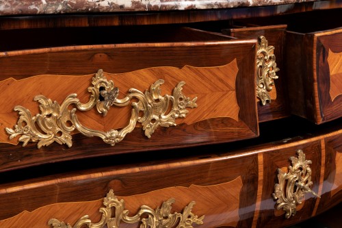 Louis XV Commode In Marquetry Stamped By Jc Ellaume - Furniture Style Louis XV