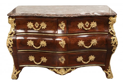 Commode tombeau d'époque XVIIIe trace d'estampille M. Criaerd