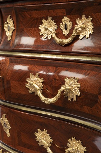 Antiquités - Commode tombeau d'époque XVIIIe trace d'estampille M. Criaerd