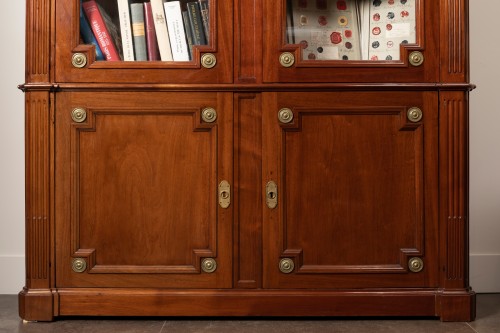 Mahogany bookcase, Louis XVI period - Stamped J.F Leleu - Furniture Style Louis XVI