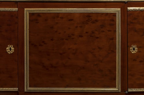 XVIIIe siècle - Commode à vantaux d'époque Louis XVI