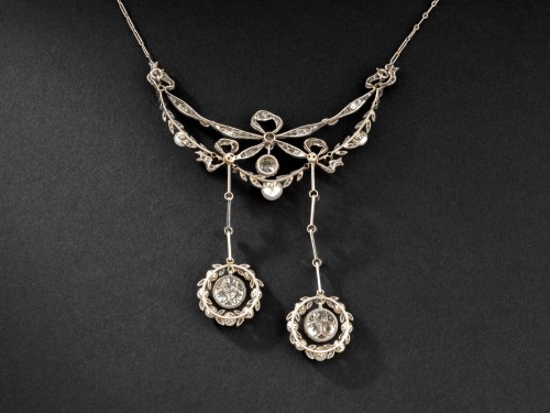 Collier draperie de noeuds de ruban, vers 1900 - Bijouterie, Joaillerie Style Art nouveau