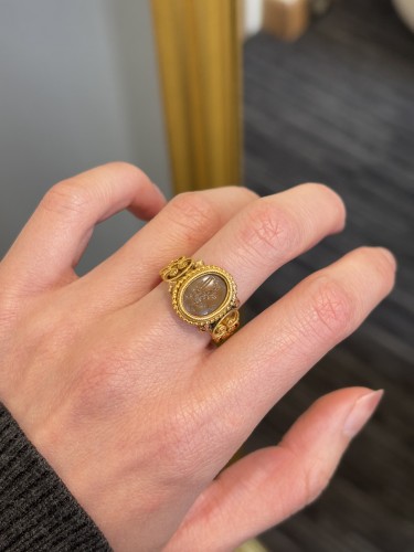 XIXe siècle - Bague en or et agate intaille du XIXe