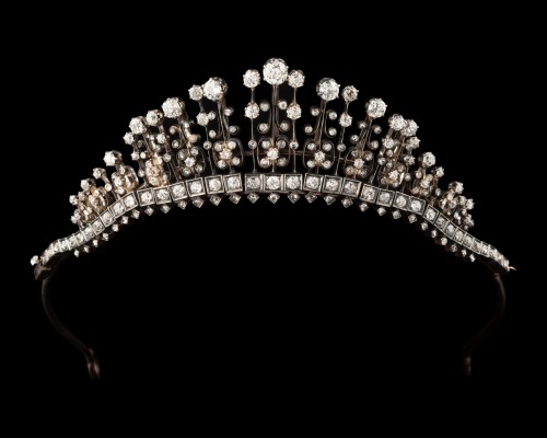 Draped necklace in gold, silver, and diamonds. - Antique Jewellery Style 