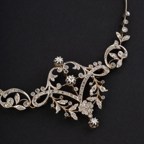 20th century - Garland-style necklace in gold, platinum, and diamonds, circa 1900
