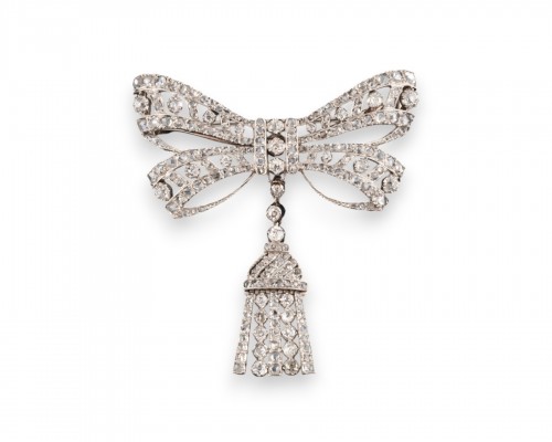 Gold, platinum, and diamond brooch pendant, circa 1910