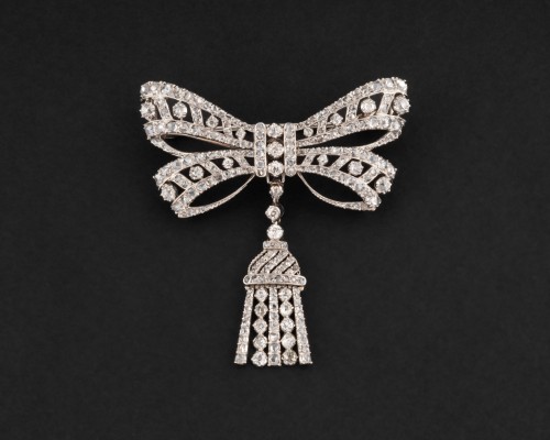 Antique Jewellery  - Gold, platinum, and diamond brooch pendant, circa 1910