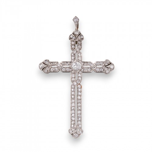 Pendentif croix en or et diamants vers 1930