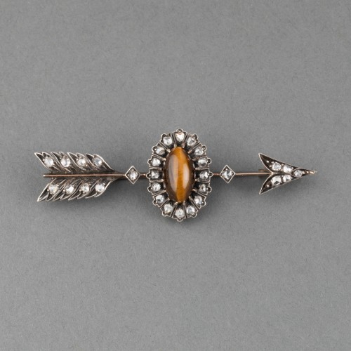 19th-century arrow brooch inscribed &#039;love is blind. - Antique Jewellery Style 