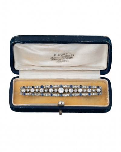Broche barrette en platine, diamants et saphirs, années 1920 - Bijouterie, Joaillerie Style Art Déco