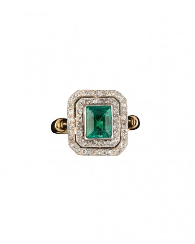 Gold, platinum, emerald and diamond ring 
