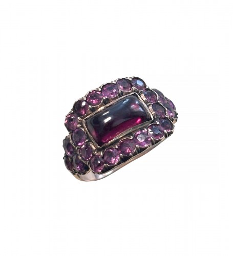 Bague en or, amethyste et grenats, début XIXe siècle