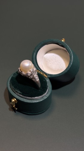 Art Deco Ring In Platinum, Diamonds And Fine Pearl - 