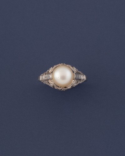 Art Deco Ring In Platinum, Diamonds And Fine Pearl - Antique Jewellery Style Art Déco