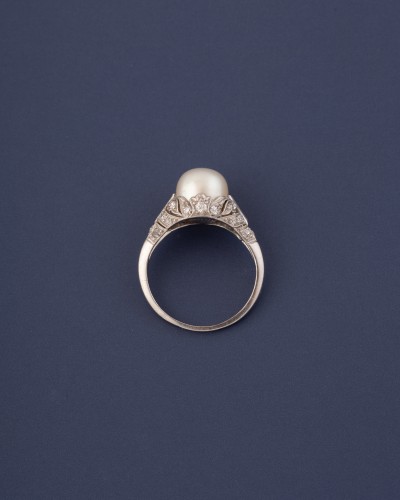 Antique Jewellery  - Art Deco Ring In Platinum, Diamonds And Fine Pearl