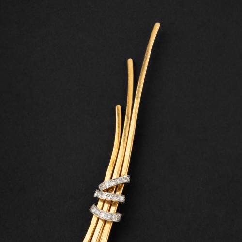 Antique Jewellery  - Gold and diamonds brooch, circa 1960