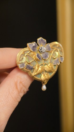 Bijouterie, Joaillerie  - Pendentif floral en or, plique-à-jour et diamants, vers 1900