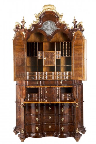 Venetian Caroub Cabinet 