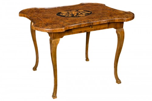 Table toscane du XVIIIe siècle en bois de noyer