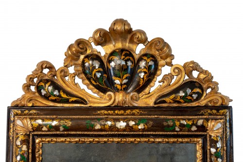 Venetian mirror in lacquered and gilded wood with mother-of-pearl inserts - 