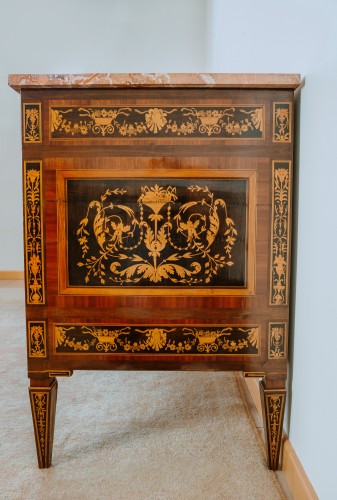 18th century - Pair of Italians chests of drawers of Louis XVI period