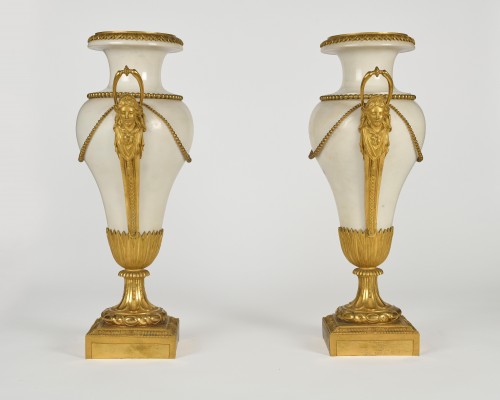 A pair of Restauration ormolu and white marble vases - 