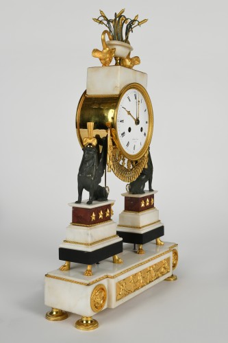 Horlogerie Pendule - Pendule à deux sphinges, Directoire fin du 18e siècle