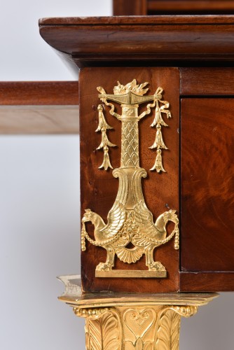 An Empire Ormoulu-mounted bureau à gradin, Attributed to Jacob Frères - Furniture Style Empire