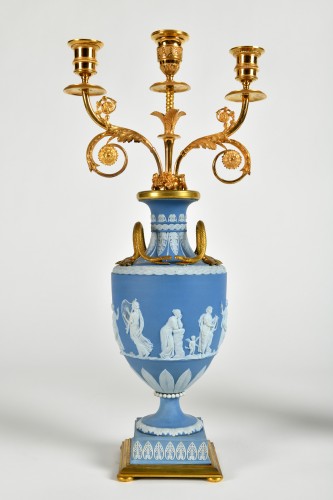 Louis XVI - Paire de candélabres, Louis XVI en bronze doré et Jaspe de Wedgwood
