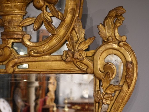 Antiquités - Miroir provençal en bois doré d'époque fin XVIIIe siècle