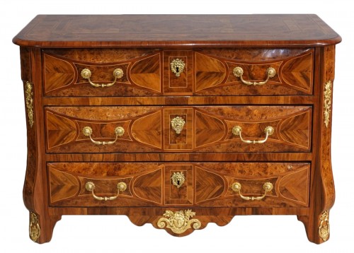 Commode marquetée Louis XIV du Dauphiné , début XVIIIe