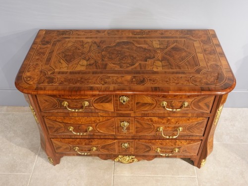 18th century - Louis XIV inlaid Commode from Dauphiné, Early 18th century
