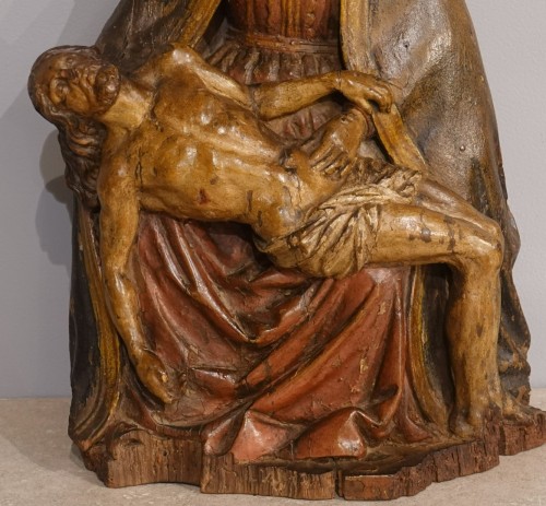 Sculpture Sculpture en Bois - Pietà ou Vierge de Pitié en bois polychrome - Époque début XVIIe