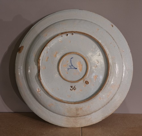 18th century - Earthenware from Rouen – Large 18th century ceremonial dish