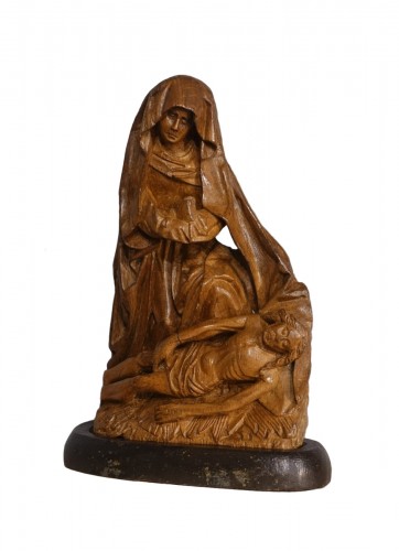 Pietà ou Vierge de Pitié en chêne sculpté début XVIe